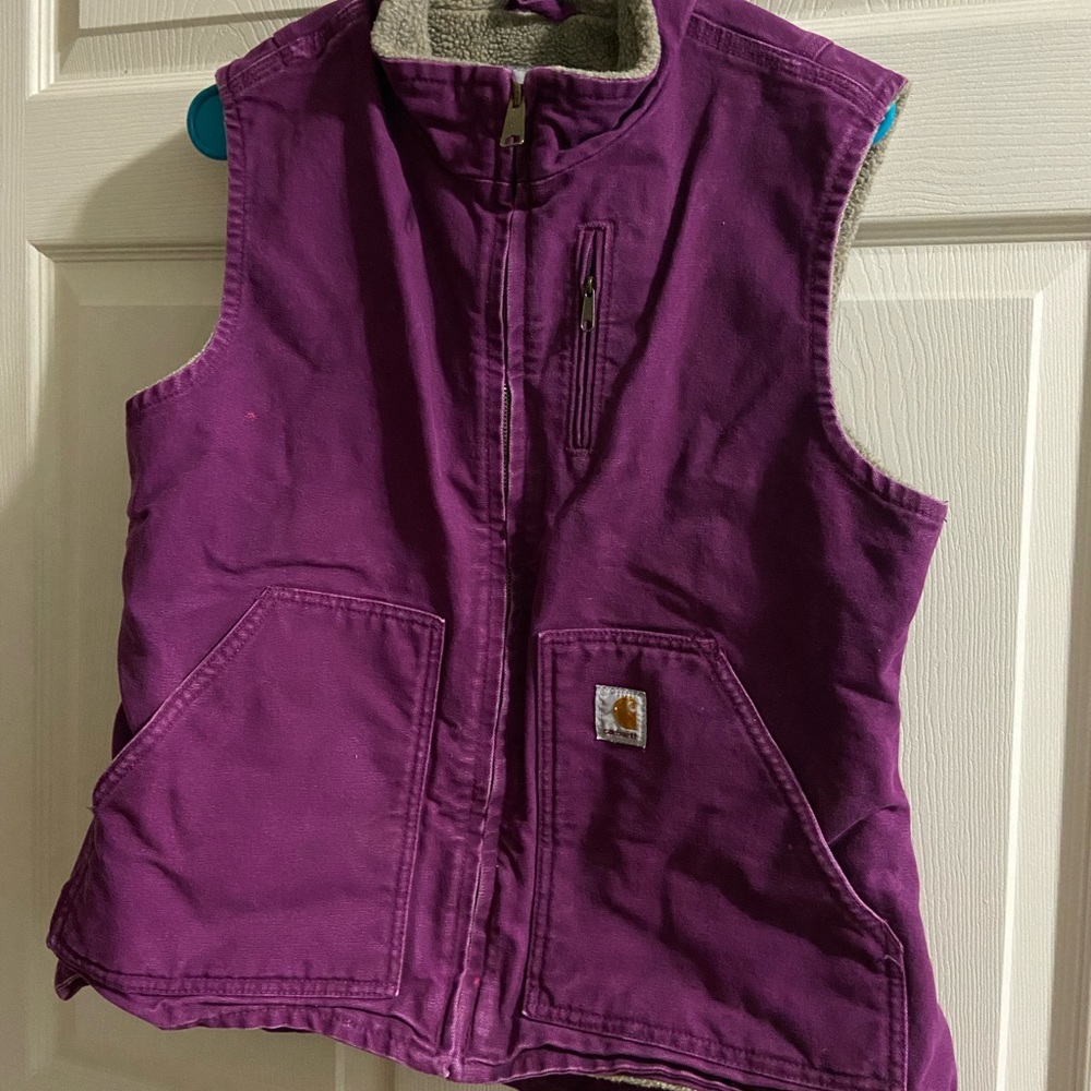 Purple, Sherpa lined women’s vest. Carhartt. Great used condition.